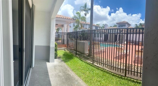 Photo - 725 SW 148th Ave