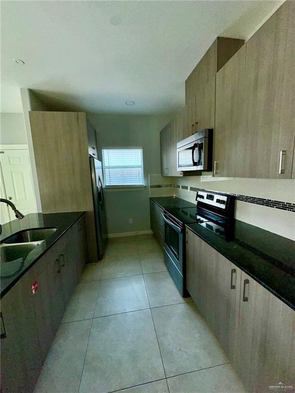 Photo - 14 Larkspur Ave