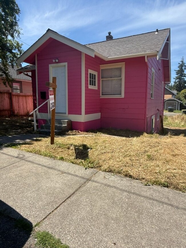 Building Photo - $2,000 gift card & $1000 of the security deposit with signed lease!!