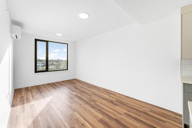 Building Photo - 873 Communipaw Ave Unit 313 Rental