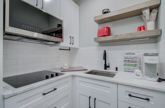 Photo - 1318 Cleburne St Unit 2B