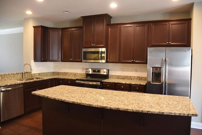 Photo - Stylish Apex Townhome Near Beaver Creek Shopping & Dining