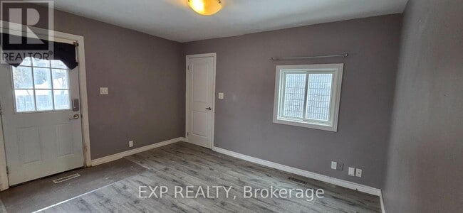 Photo - 54 Wyandotte St Unit 2