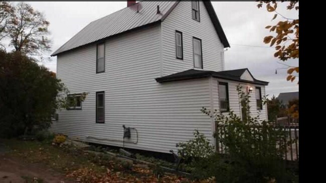 Photo - 1002 E 2nd St House