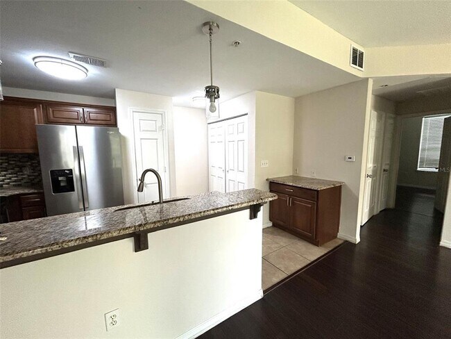 Photo - 2015 Erving Cir Unidad 208