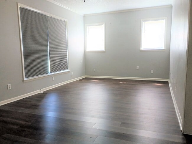 Photo - Enjoy a Peaceful "Country" Setting" in Har...