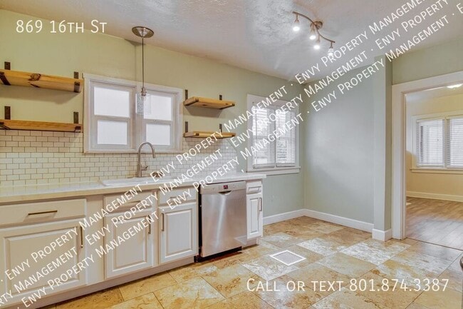 Photo - 869 16th St