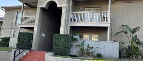 Building Photo - 345 Wymore Rd Rental