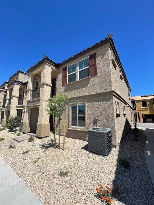 Building Photo - Coming Soon-2 Story Townhome Ready for new tenant on 6/15/2026!
