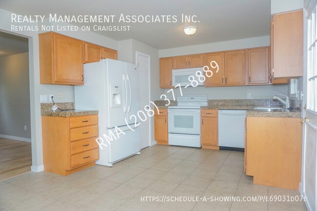 Photo - 1045 E Victory Rd