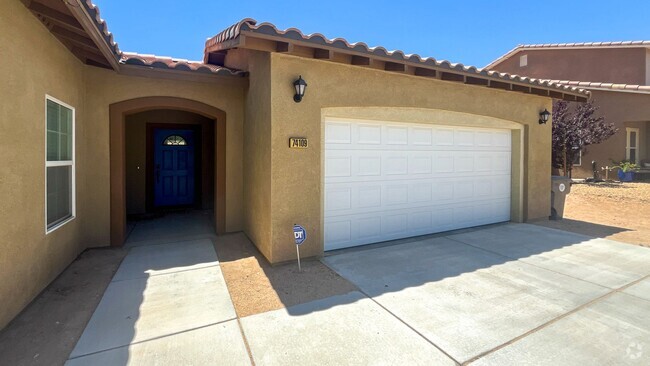 Building Photo - Spacious 4 Bedroom 3 Bathroom Home Unit 74109 Cactus Wren Ct