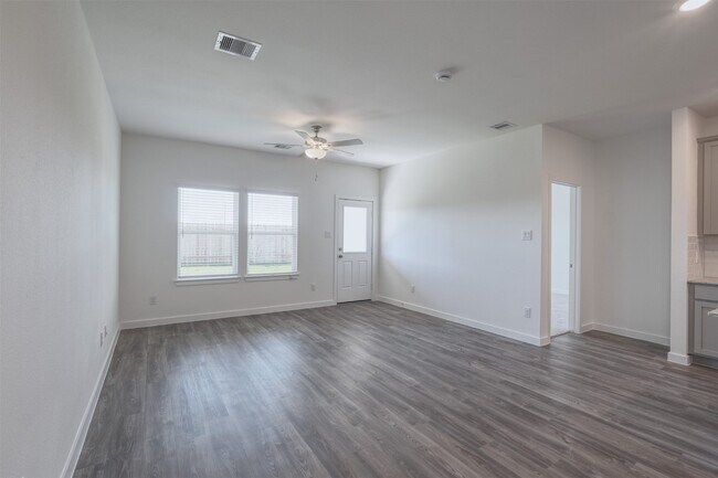 Photo - 3918 Windy Whisper Dr