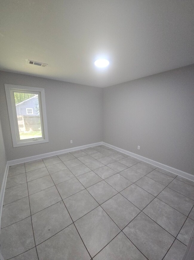 Photo - 141 Shelton St