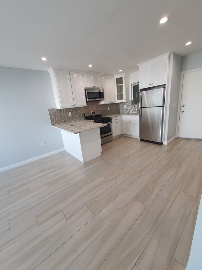 Photo - 4660 Kester Ave Unidad 130