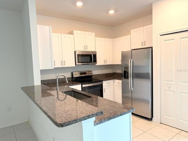 Photo - 10443 Lavender Aster Trl