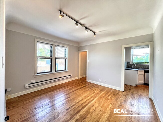 Photo - 2317 N Rockwell St Unit 1