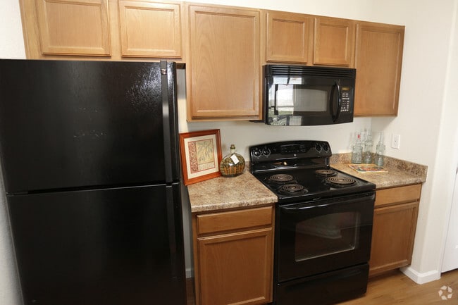 1 HAB, 1 BA - 748 ft² - Villas at Park West