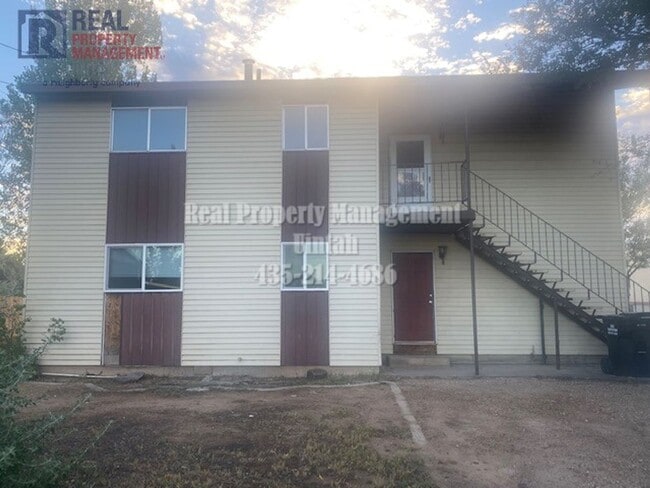 Building Photo - Cute 3 Bedroom 1 Bathroom Apartment