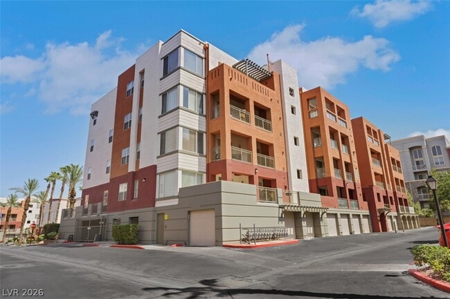 Building Photo - 47 E Agate Ave Unit 204