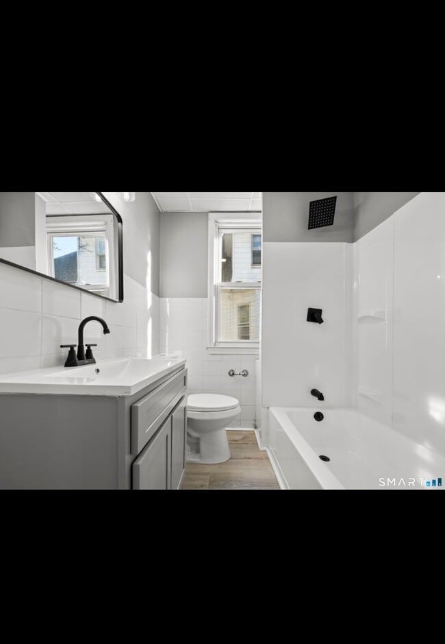Photo - 362 Sigourney St Unit 2