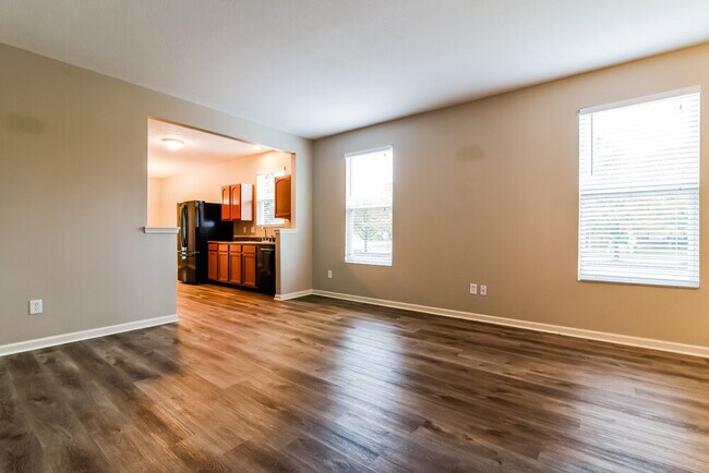 Photo - 4049 Mossy Bank Rd