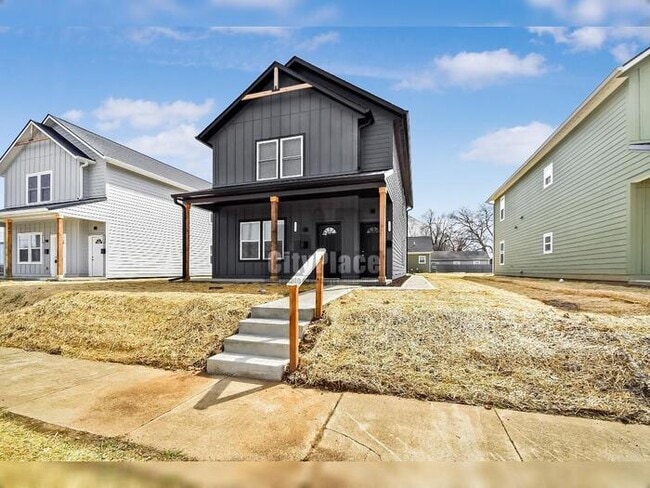 Building Photo - 1135 W 21st St