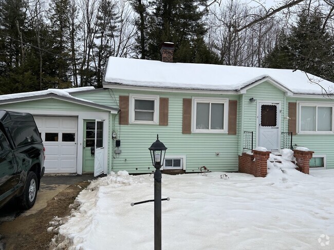 Building Photo - 2 Maple St Rental