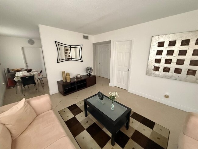 Photo - 4061 N Dixie Hwy Unit 1