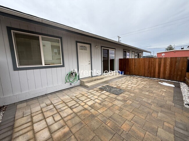 Photo - 6014-6018 N Atlantic NM