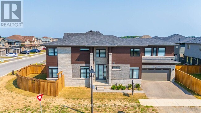 Photo - 183 Longboat Run W