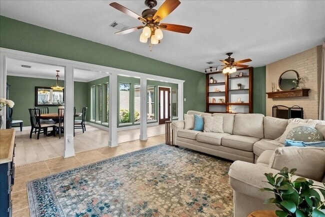 Photo - 1626 Lake Bluff Dr
