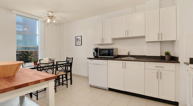 Photo - Queenswood House Unit 00704