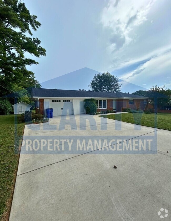 Building Photo - Charming 3-Bedroom Home in Central Cleveland