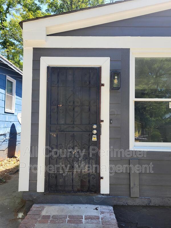 Photo - 1154 Windsor St SW Unit A