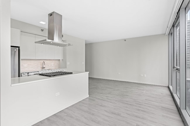 Photo - 5 E Huron St