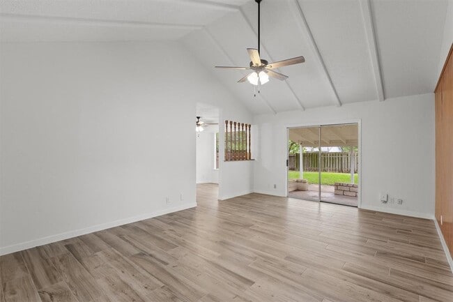 Photo - 703 Huntingdon Pl