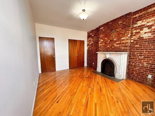 Building Photo - Fifth Avenue Unit 3 Rental
