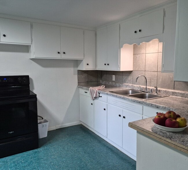 Photo - 401 Highland Ave W