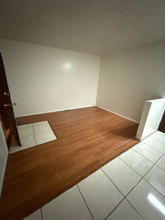 Photo - Warnock Avenue Unit 420