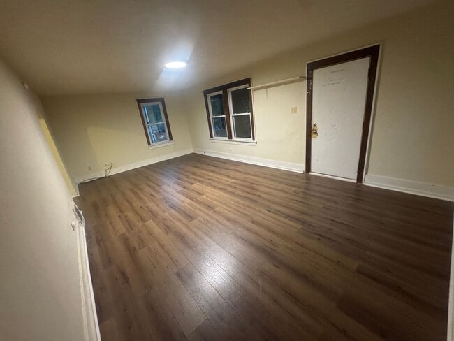 111 Sherman St Unit 111 Sherman Street, Kent OH 44240 RM6 - 6