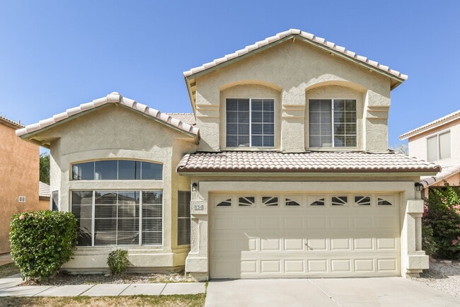 Building Photo - 834 E Whitten St