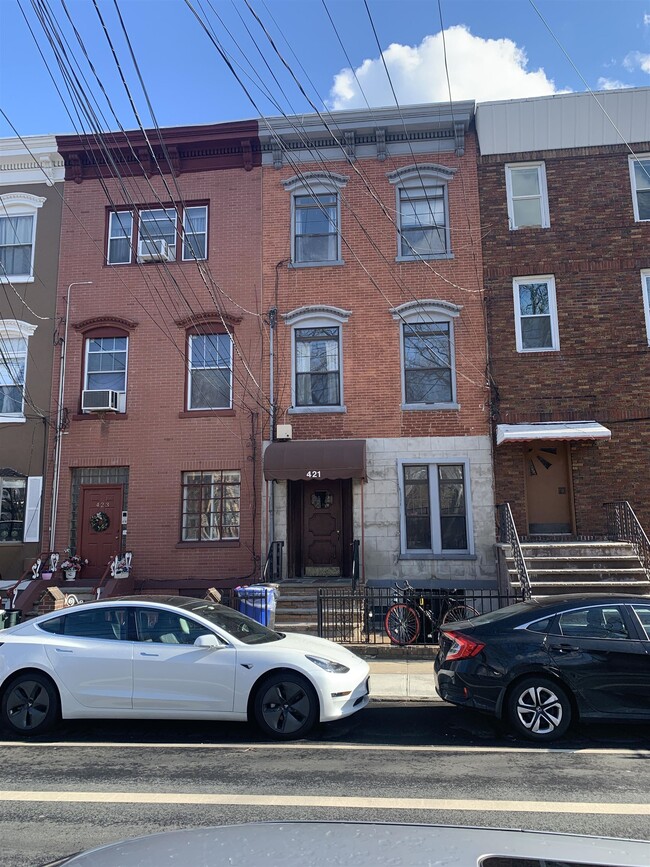 Building Photo - 421 Garden St Unit 3