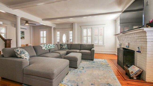 Photo - 5403 Ventnor Ave