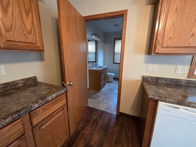 Photo - Large 3 BD  2 Bath Townhome