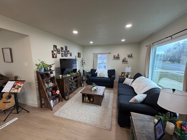 Photo - 201 S 400 E Unit Basement Apartment