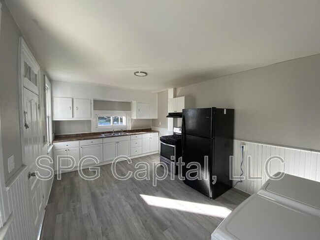 Photo - 1340 W College Ave