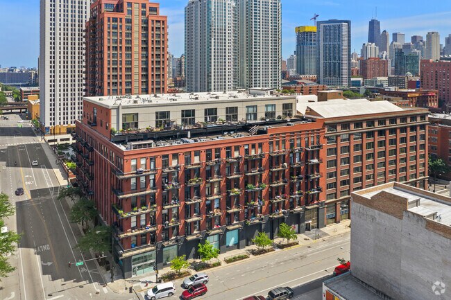 Building Photo - 616 W Fulton St Unit 206 Rental