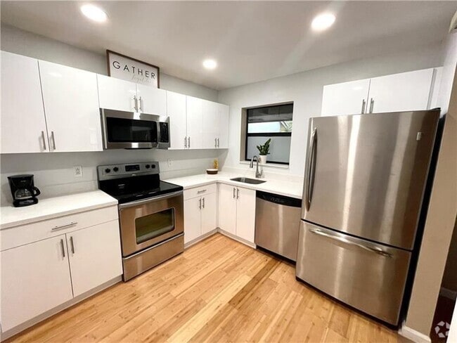 Building Photo - 3561 NW 35th St Rental