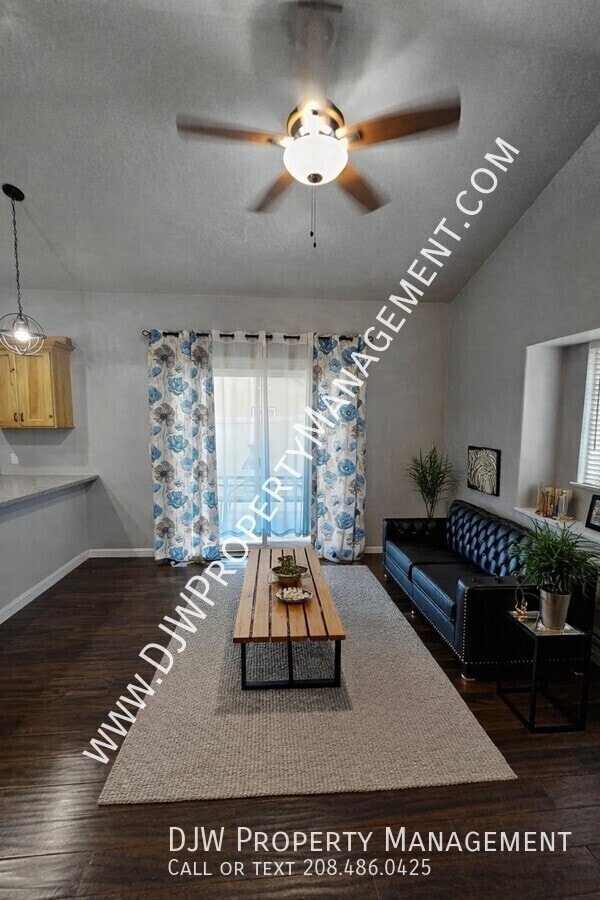 Photo - 1307 W Belknap Dr.