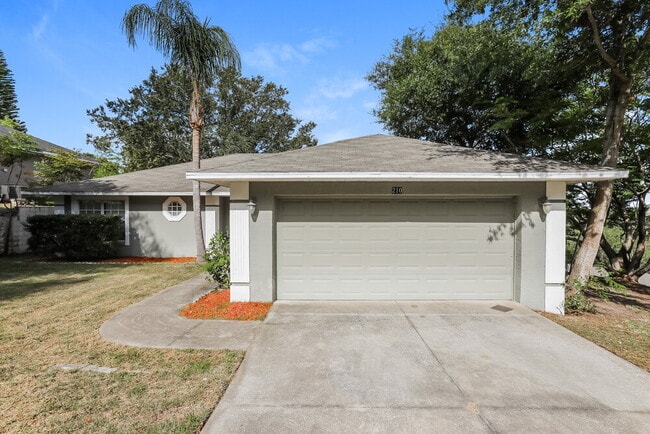 Building Photo - 210 Bloxam Ave